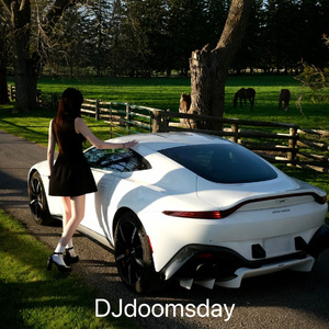 上课太硬女同桌帮我自慰
